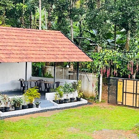 Padinjarathara Partho Home Stay מראה חיצוני תמונה